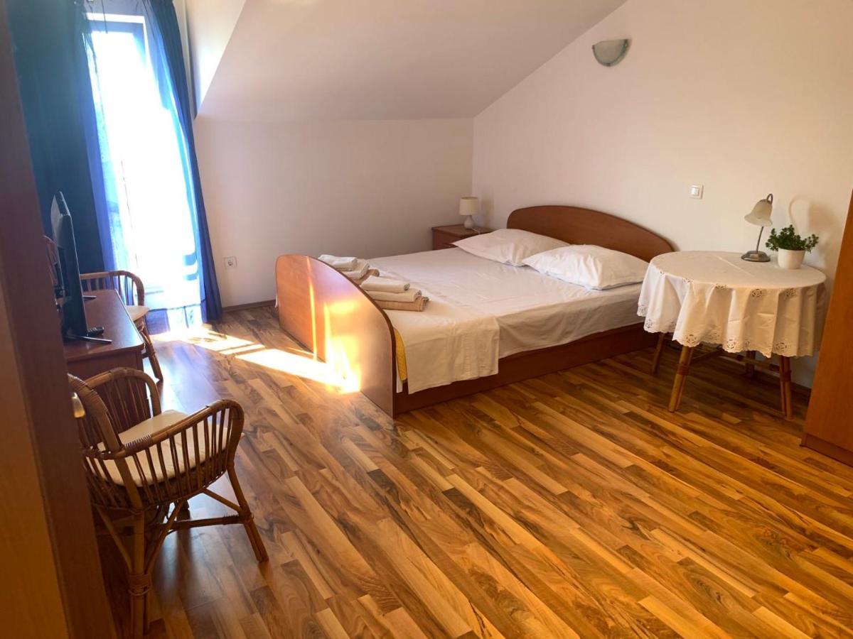 Apartman Senka Podgora Exteriör bild