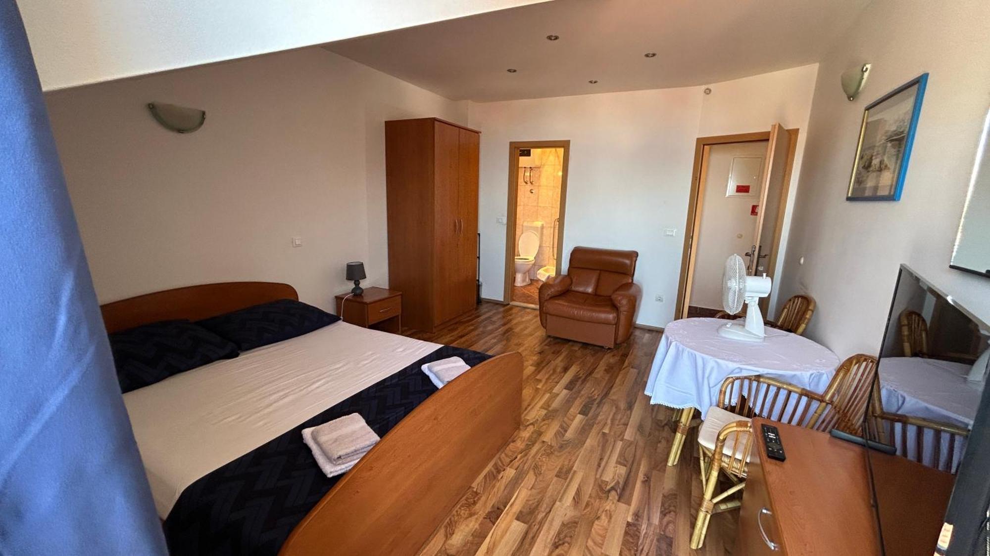 Apartman Senka Podgora Exteriör bild