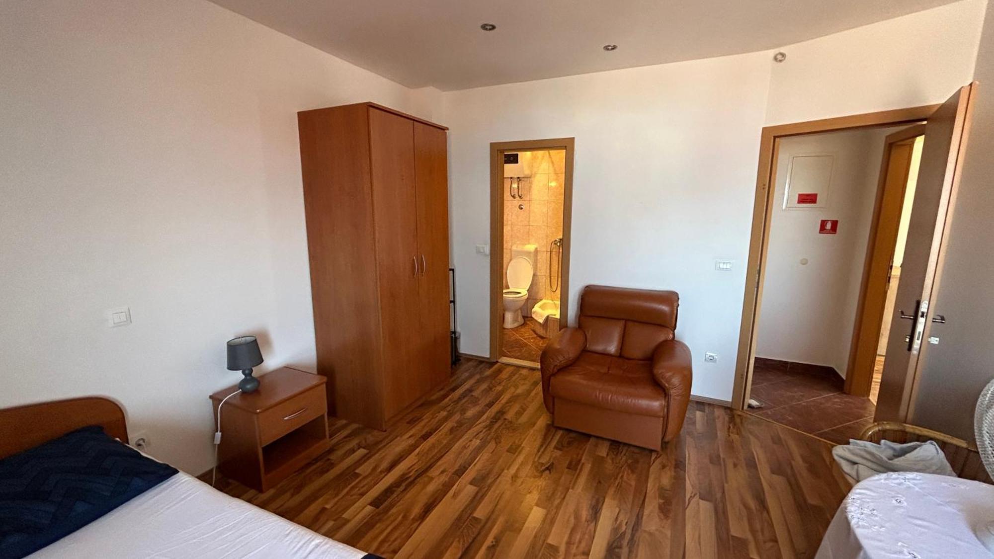 Apartman Senka Podgora Exteriör bild